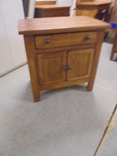 Broyhill Night Stand w/ Drawer and Doors