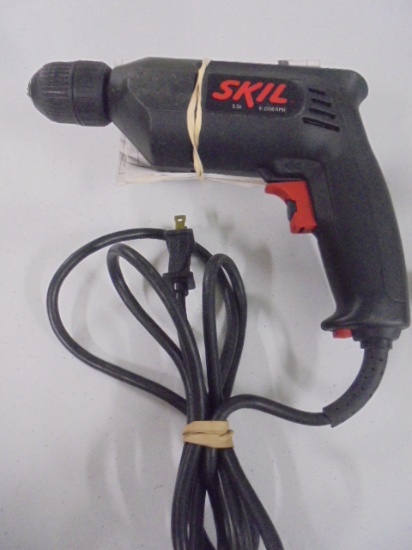 Skil 3/8" Electric Drill w/Manual and Bit  Set