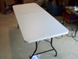 Cosco 6' folding Resin Table