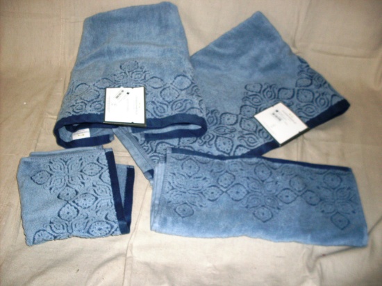 Threshold Blue Towel Set