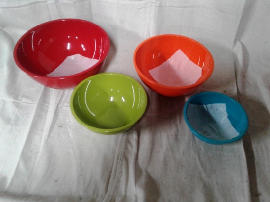 Four Piece Mixing Bowl Set