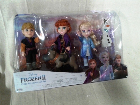 Disney Frozen II Petite Adventure Gift Set