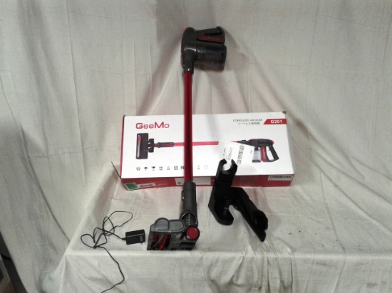 GeeMo Cordless Rechargeable Vacuum