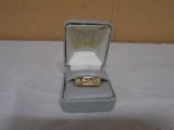 Mans 14kt Gold Ring-Size 9-18.4gm-(1).33kt Diamond- 4 Surrounding Diamonds (Total Weight 1.02kt)- Ap