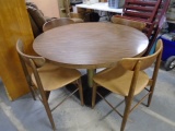 Round Metal Pedistal Dining Table w/ 4 Chairs