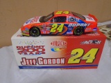 2002 Action 1:24 Scale Jeff Gordon Die Cast Car w/Box