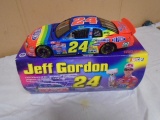 1998 Action 1:24 Scale Jeff Gordon Die Cast Car w/Box