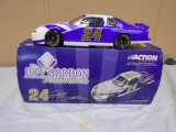 2001 Action 1:24 Scale Jeff Gordon Die Cast Car w/Box