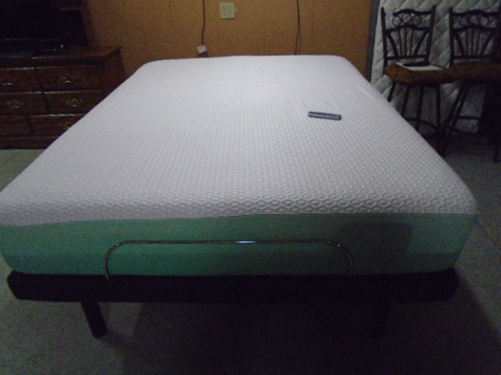 Serta Motion Essentials Queen Size Electric Adjustable Bed w/Like New Serta I Comfort Memory Foam Ma