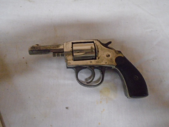 Iver Johnson Model 1900 Double Action .32 S&W Revolver