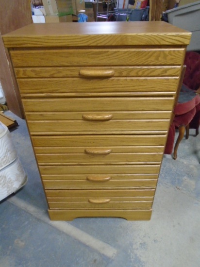 5 Drawer Oak Chest of Drawers(Like New)