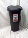 Rubbermaid Trash Can with spring open lid