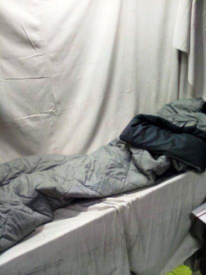 Room Essentials Reversible Grey Full/Queen Comforter
