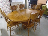 Beautiful Oak Pedestal Dining Table w/Claw Feet and Center Leaf and 6 Chairs