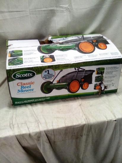 Scotts Classic Reel Mower with grass catcher