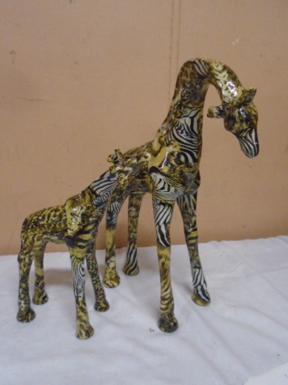 LaVie Mom & Baby Giraffe Statues