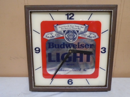 Vintage Budweiser Light Electrtric Bar Clock