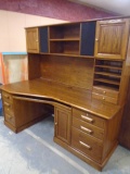 Like New Beautiful Oak Computer Desk w/ Hutch Top & Keyboard Slide