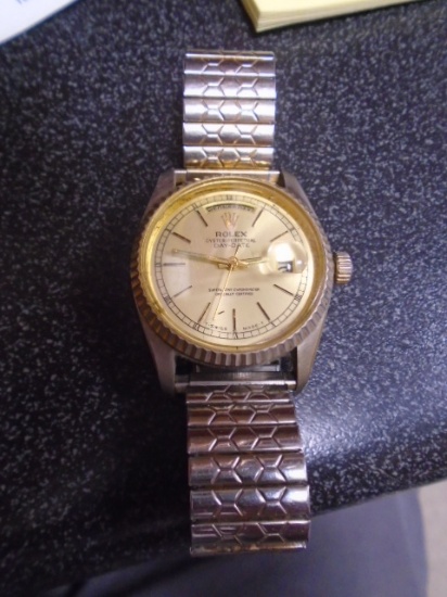 Rolex Oyster-Perpetual Date Wristwatch