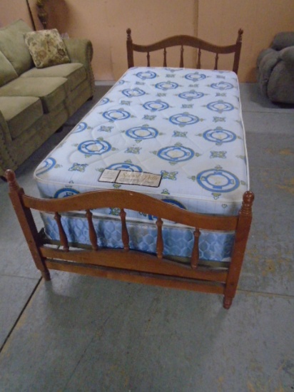 Twin Size Bed Complete w/Maple Head and Footboard