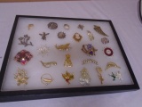 Large Group of Vintage Ladies Broaches