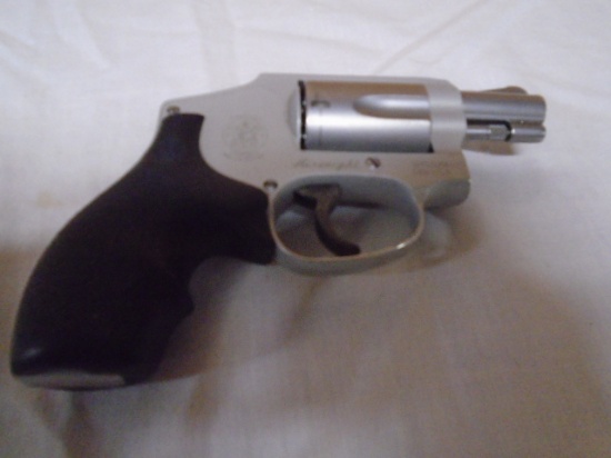Smith and Wesson Model 642-2 Air Weight Double Action .38 SPL and P Revolver