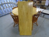 Round Oak Dining Table w/ Leaf & 4 Chairs
