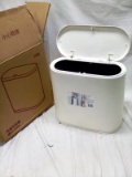 10L Office/Bathroom Trash Can with Flip Lid