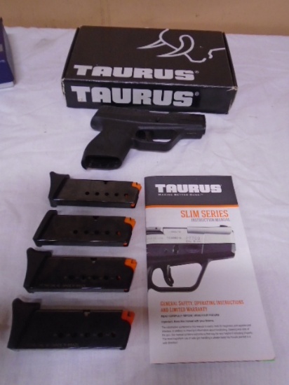 Taurus PT 740 .40 S&W w/ Magazines