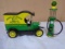 Gearbox Diecast John Deere 1912 Ford Model-T and Gas Pump