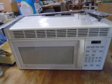GE Spacemaker Under Cabinet Microwave