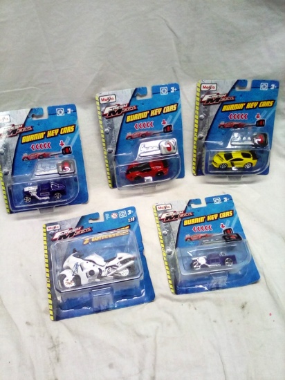Qty. 5 Maisto Toy Cars and Motorcyles