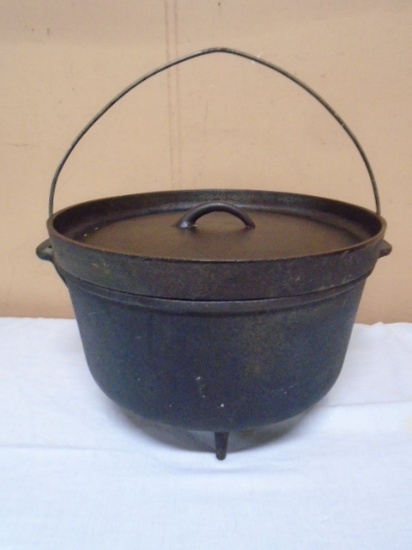 3 Legged Cast Iron Dutch Oven w/Lid