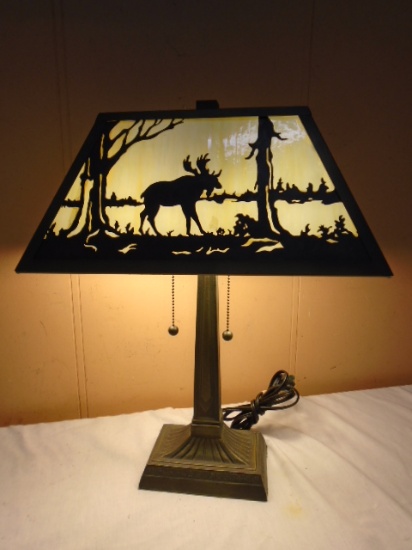 Beauiful Double Pull Iron Table Lamp w/ Glass Shade w/ Moose