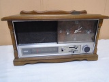Vintage RCA Wood Case Table Clock Radio