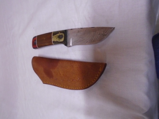 Custom Made Damaskus Blade Knife w/Wood Handle