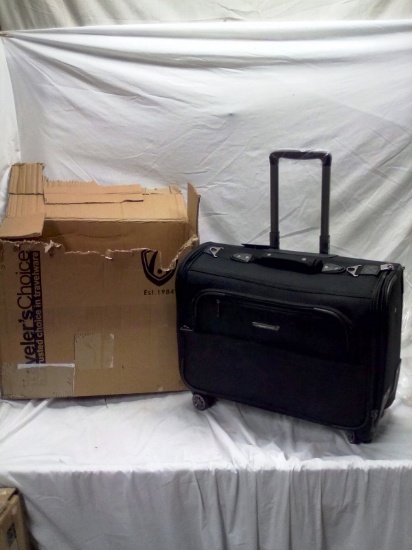 21"x18" Traveler's Choice Soft Side 4 Wheeled Telescoping Handle Luggage