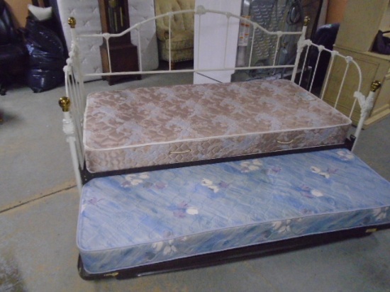 Iron Twin Size Day Bed w/ Trundel & Mattresses