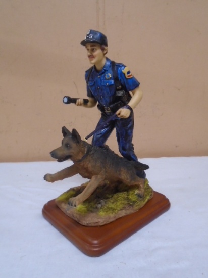 Blue Hats of Bravery "Scent Search" Figurine