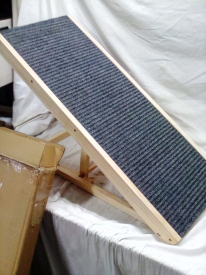 Four Position Fold Flat Carpeted Pet Ramp