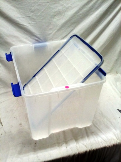 Qty: 1, 70 Qt Weatherlight Plastic Storage Container