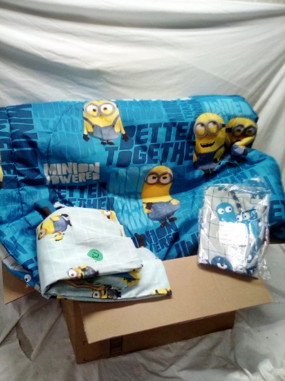 Minions Full Size Comforter Set with 2 pillow shams and sheets