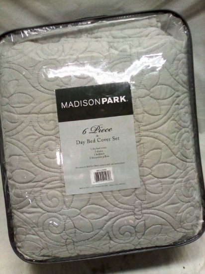 Madison Park Day Bed Cover Set