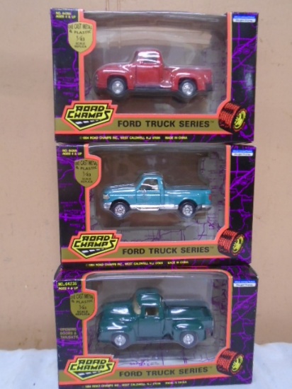 3pc Set of Die Cast 1/43 Scale Ford Pick-Up Trucks