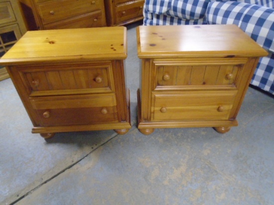 2 Matching Broyhill Solid Wood 2 Drawer Night Stands