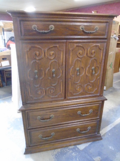 5 Drawer Oak Armore Chest of Drawers