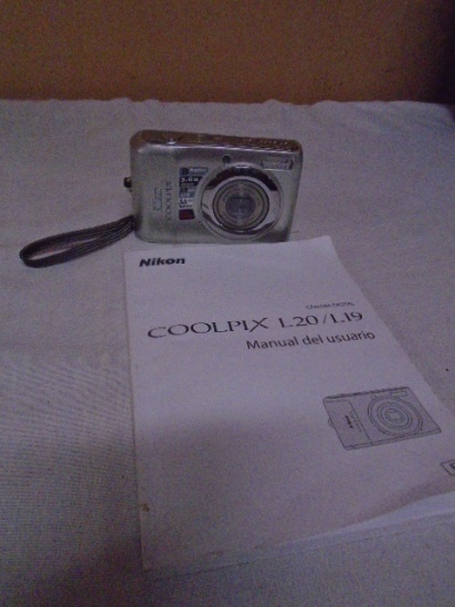 Nikon Coolpix L19 Digital Camera