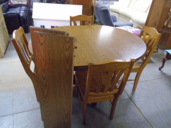 Double Pedisal Dining Table w/ 4 Chairs & 2 Center Leaves