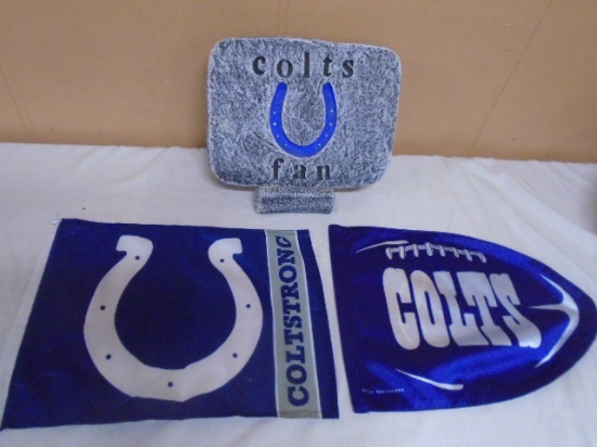 Colts Fan Garden Stone on Stand & 2 Flags