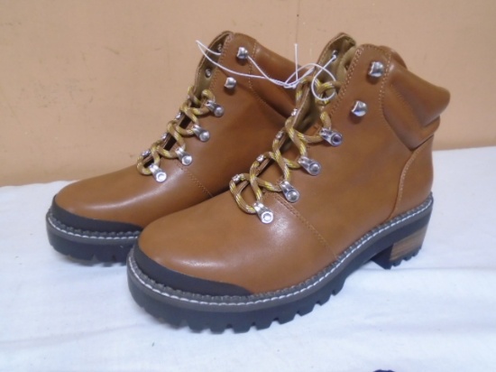 Brand New Pair of Ladies Universial Thread Boots
